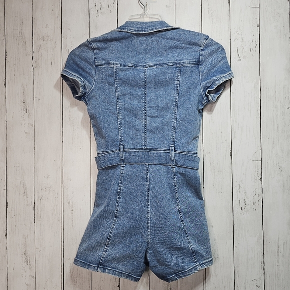 NWT GUESS Womens Blue Stretch Denim Romper Zip Front Belted Short Sleeve Size XS - Picture 11 of 11